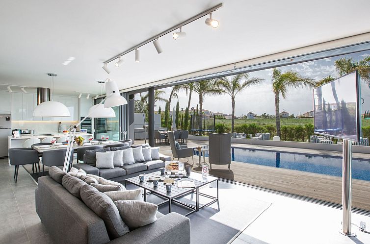 Vakantiehuis Haus in Paralimni mit großem Patio