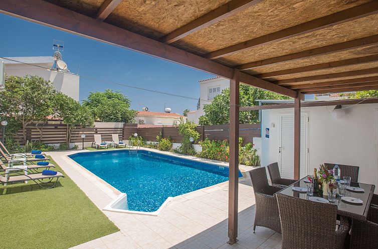 Vakantiehuis Geräumige Villa mit 3 Schlafzimmern und Pool i