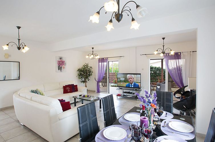 Vakantiehuis Geräumige Villa mit 3 Schlafzimmern und Pool i