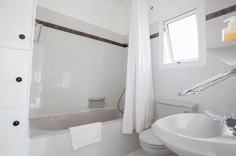 Vakantiehuis Geräumige Villa mit 3 Schlafzimmern und Pool i