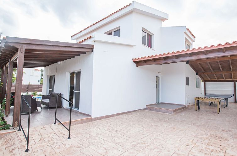 Vakantiehuis Geräumige Villa mit 3 Schlafzimmern und Pool i