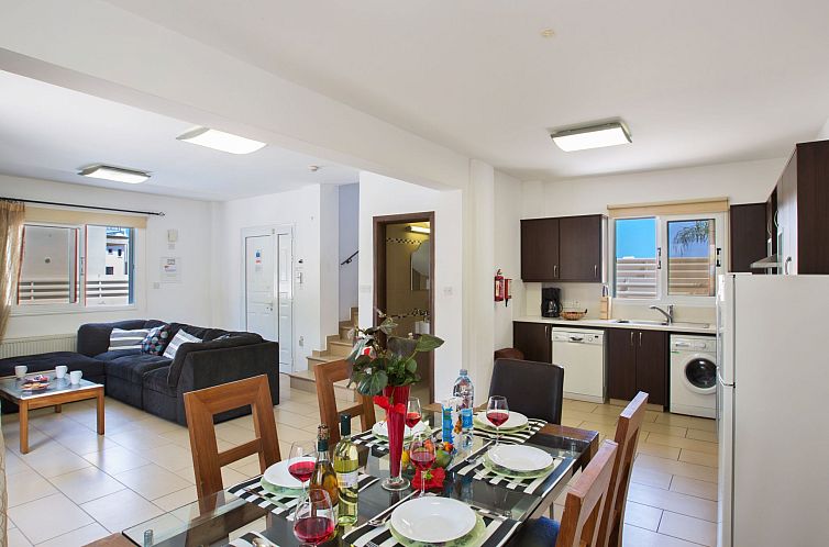 Vakantiehuis Moderne Ferienvilla PV5 mit großem Garten