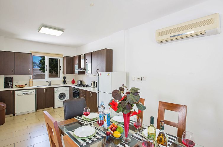 Vakantiehuis Moderne Ferienvilla PV5 mit großem Garten