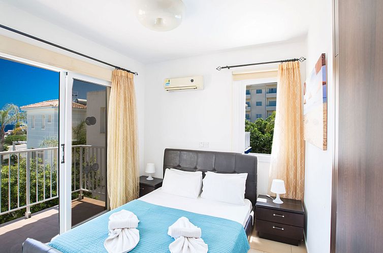 Vakantiehuis Moderne Ferienvilla PV5 mit großem Garten