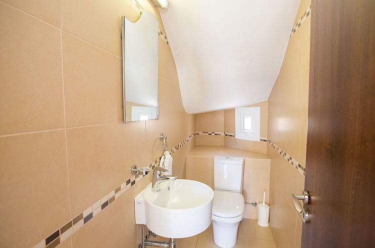 Vakantiehuis Moderne Ferienvilla PV5 mit großem Garten