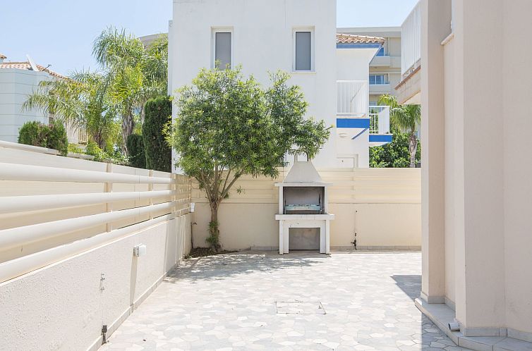 Vakantiehuis Moderne Ferienvilla PV5 mit großem Garten