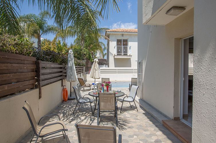 Vakantiehuis Moderne Ferienvilla PV5 mit großem Garten