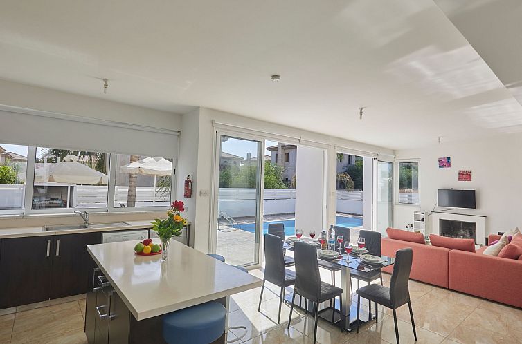 Vakantiehuis Villa Pearl PE17 in Paralimni mit privatem Park