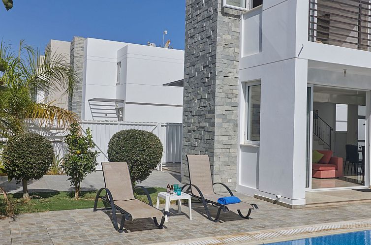 Vakantiehuis Villa Pearl PE17 in Paralimni mit privatem Park