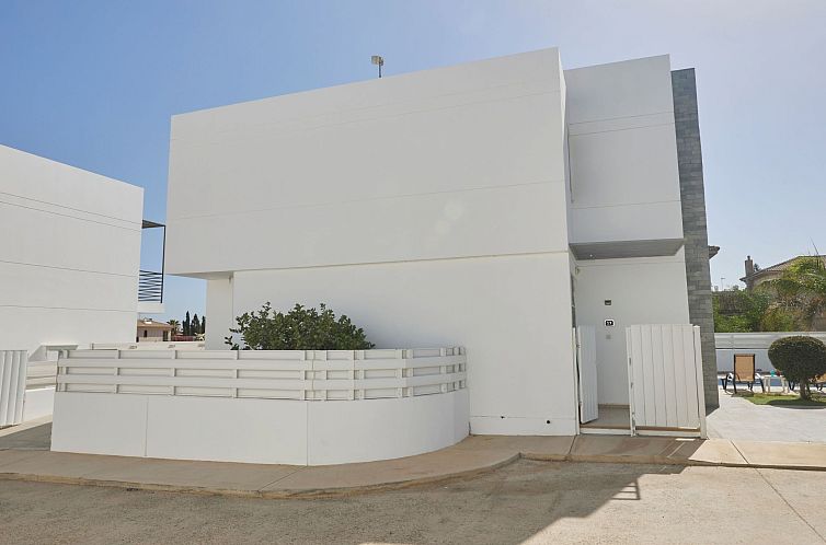 Vakantiehuis Villa Pearl PE17 in Paralimni mit privatem Park