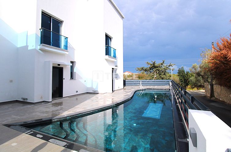 Vrijstaande woning in Girne