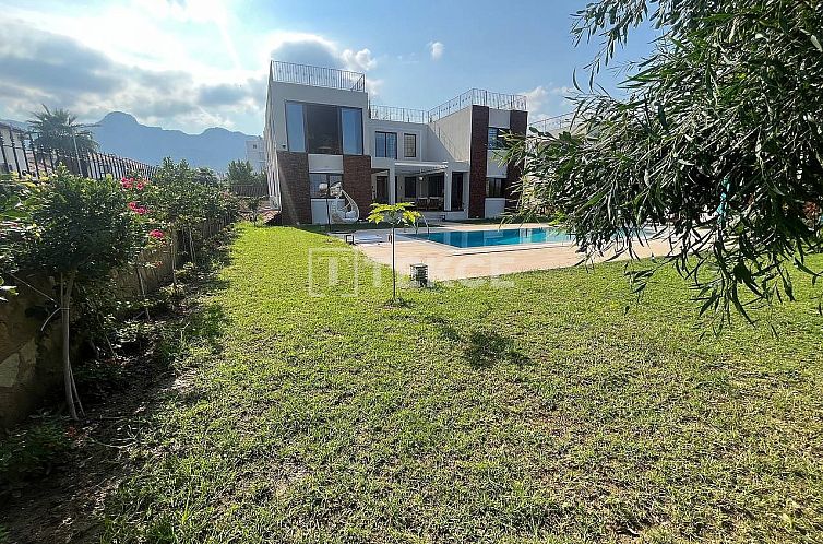 Vrijstaande woning in Girne