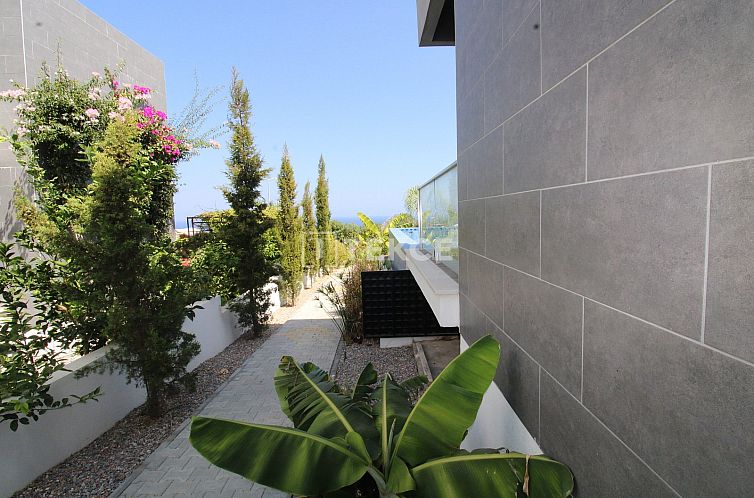 Vrijstaande woning in Girne