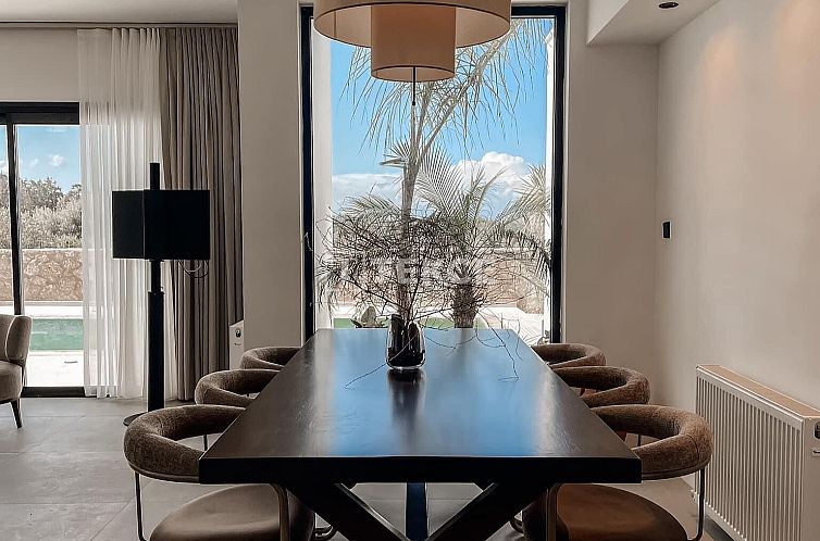 Vrijstaande woning in Girne