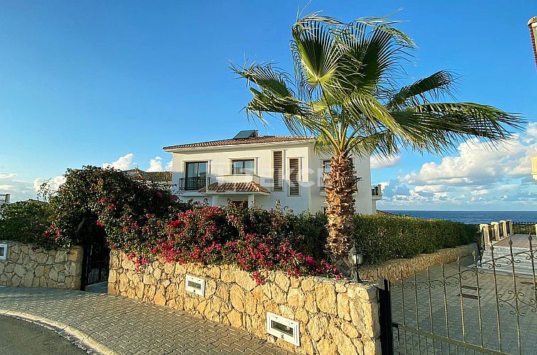 Vrijstaande woning in Girne