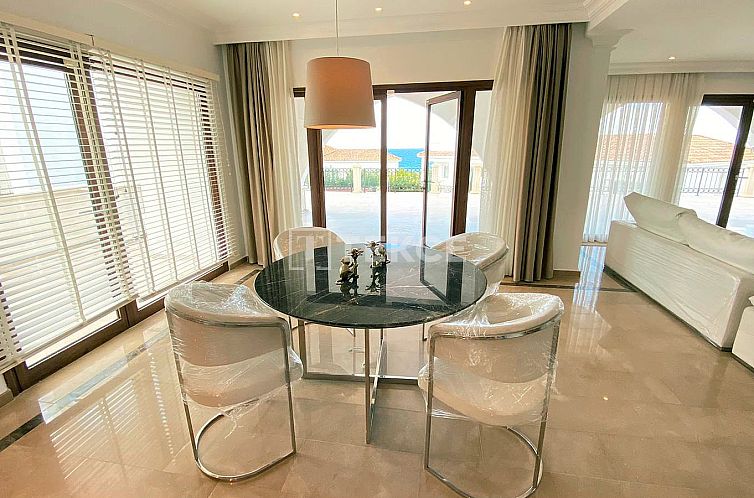 Vrijstaande woning in Girne