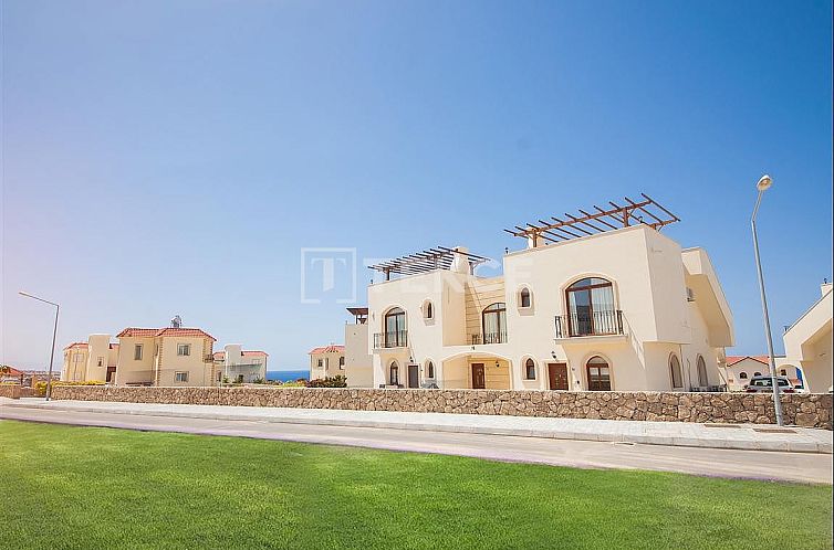 Geschakelde woning in Bahçeli