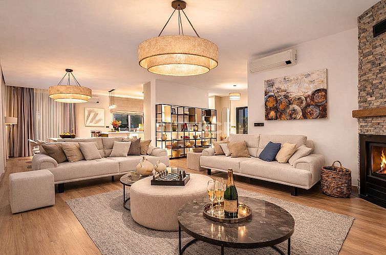 Geschakelde woning in Karaağaç