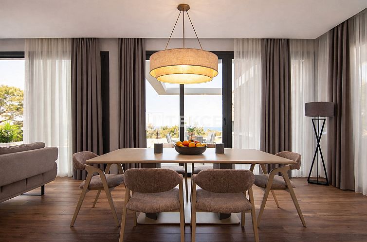 Geschakelde woning in Karaağaç