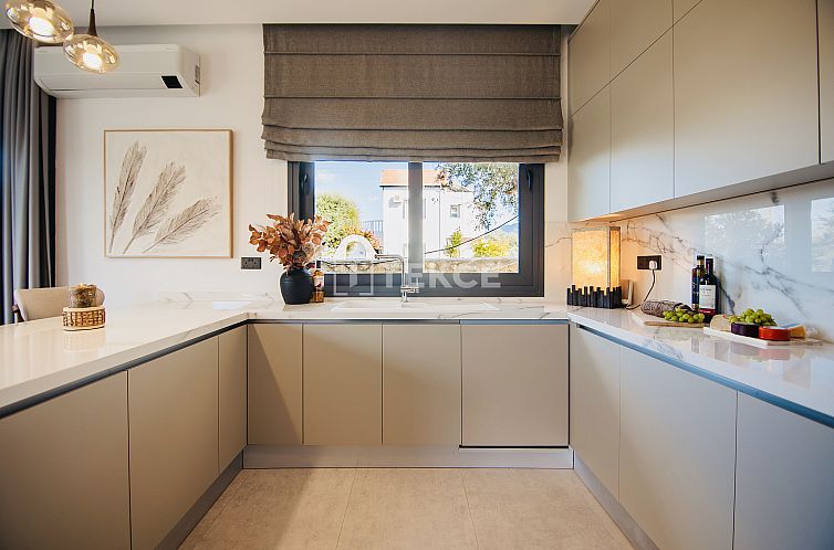 Geschakelde woning in Karaağaç