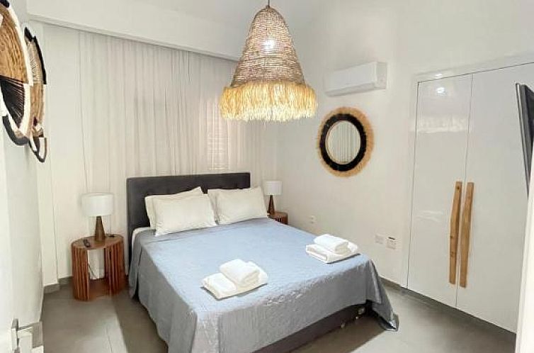 Nicholas Seaview Apartments