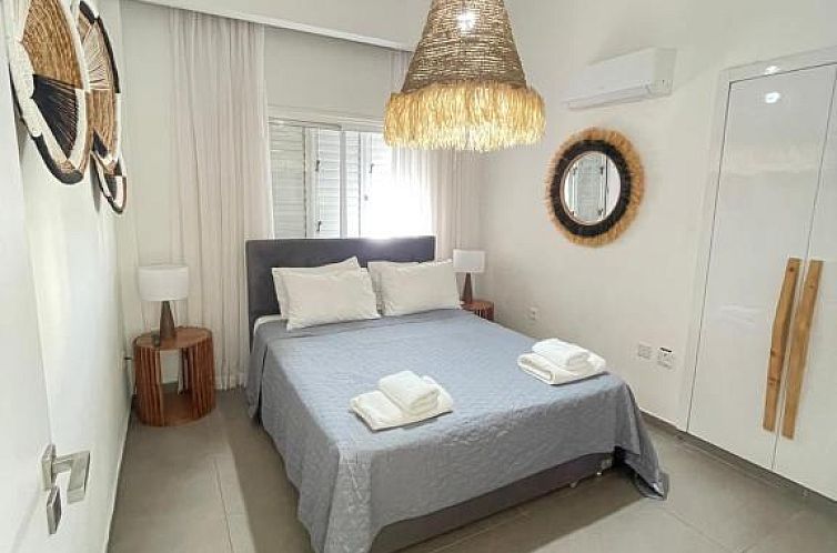 Nicholas Seaview Apartments