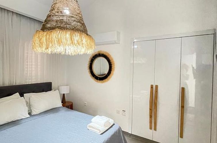 Nicholas Seaview Apartments