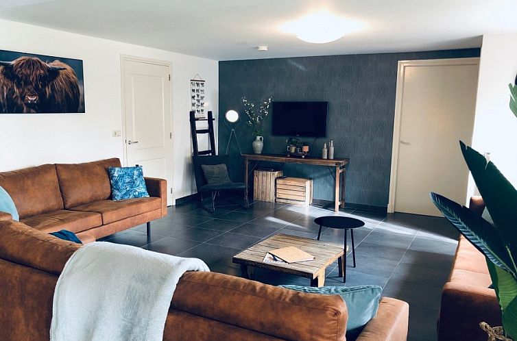 Unieke 12 pers. Farm Lodge De Muy op 'Hoeve Vianen'