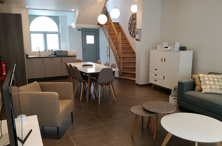 THE FRONT DOOR N°12