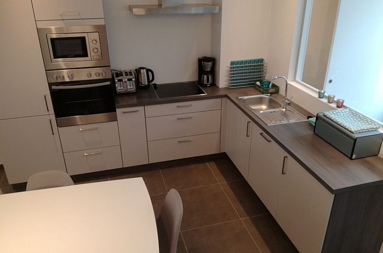 THE FRONT DOOR N°12