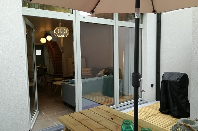 THE FRONT DOOR N°12