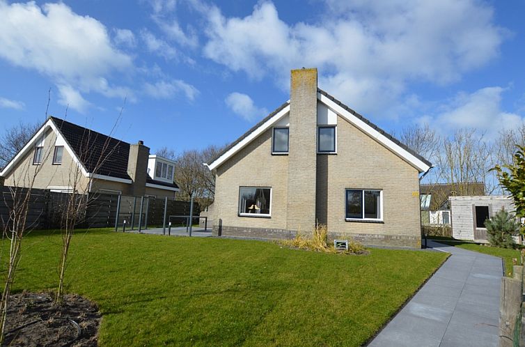 Vakantiehuis Stappeland 203 in De Koog op Texel met ruime tuin en moderne architectuur.