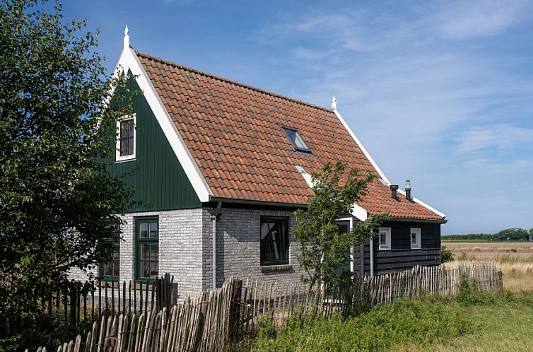 Vacation home Hay in De Waal, Texel with charming rural feel. Perfect vacation accommodation on the Wadden Islands.