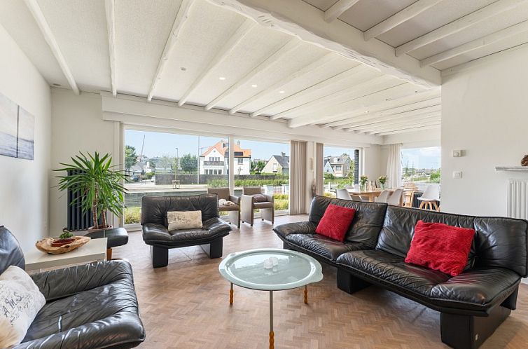 Villa  Renee 300 meter van strand  3 slaapkamers 8 bedden +g