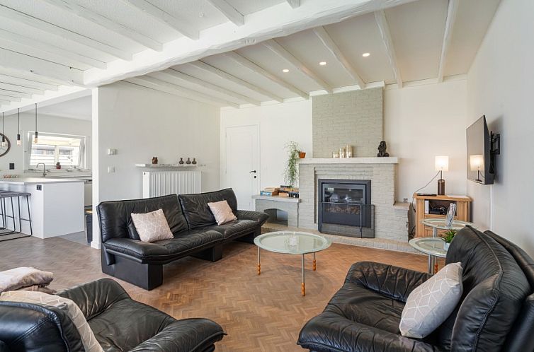 Villa  Renee 300 meter van strand  3 slaapkamers 8 bedden +g