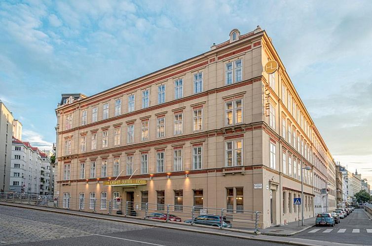 HiLight Suites Hotel