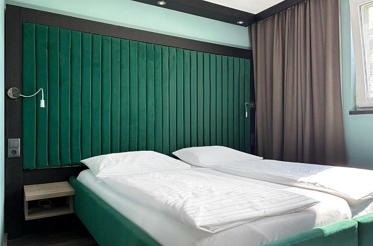 HB1 Schönbrunn Budget & Design