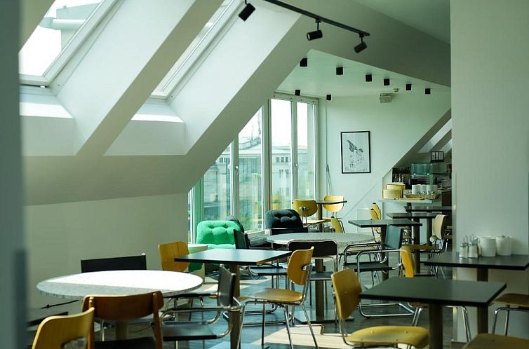 HB1 Schönbrunn Budget & Design