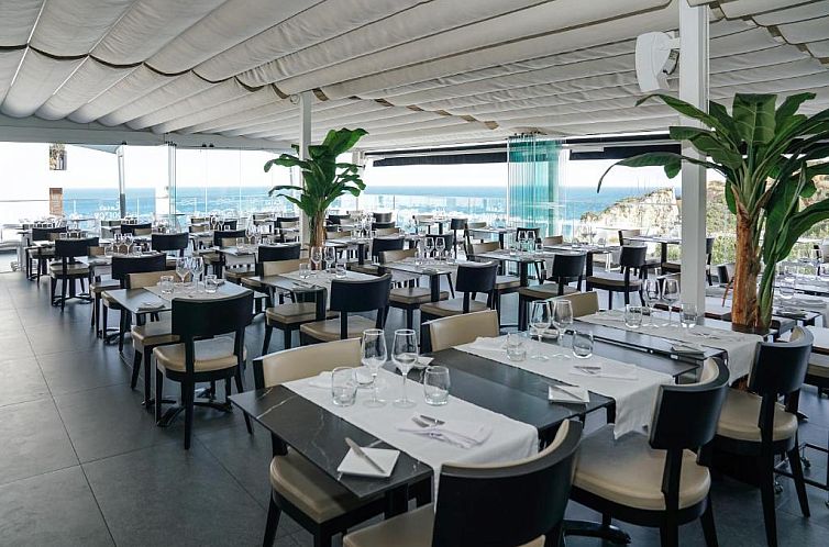 Carvi Beach Hotel