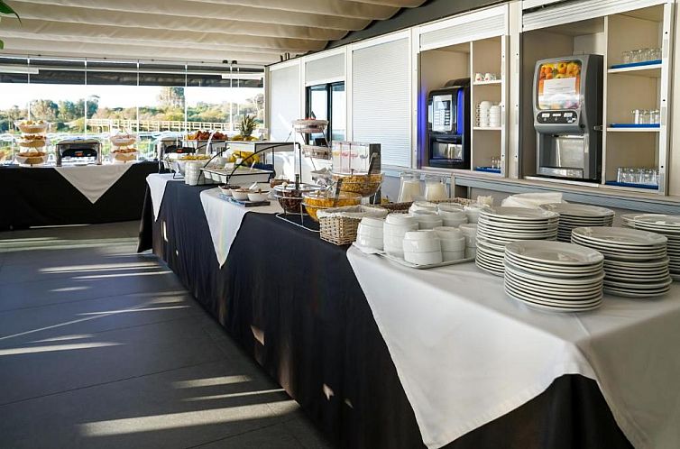 Carvi Beach Hotel