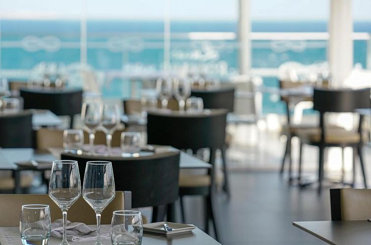 Carvi Beach Hotel