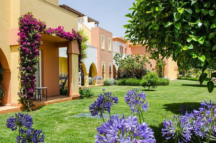 Jardim da Meia Praia Resort