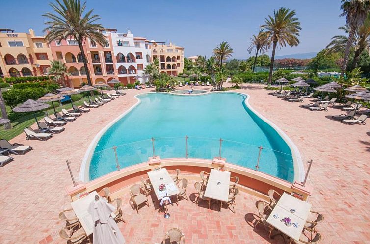 Jardim da Meia Praia Resort