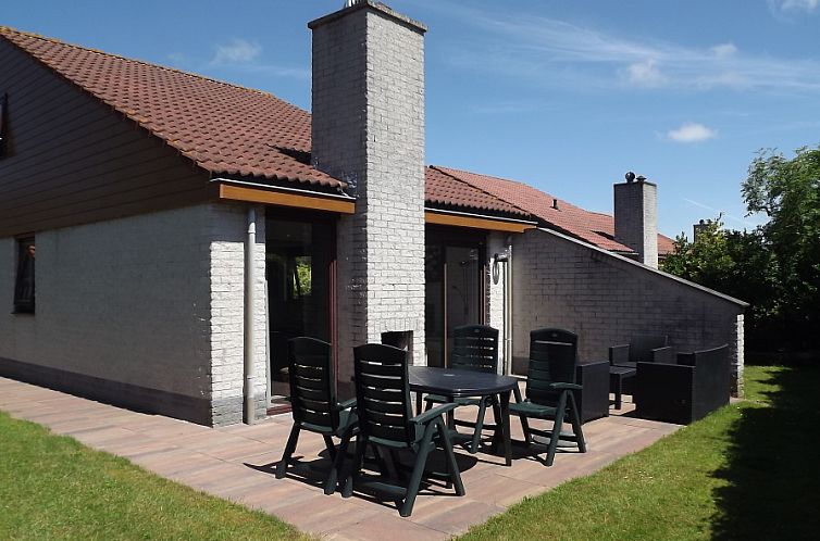 Vacation home Gortersmient 234 with spacious terrace in De Dennen, Texel, Wadden Islands.