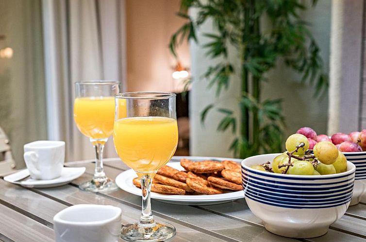 Habitat Apartments Born