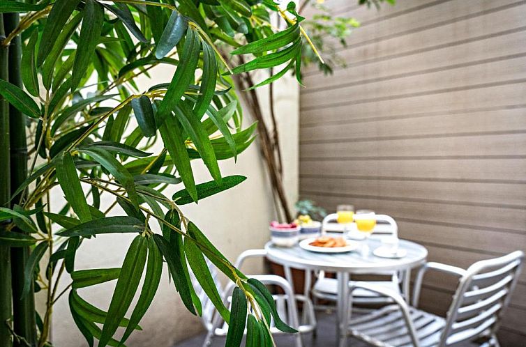 Habitat Apartments Born