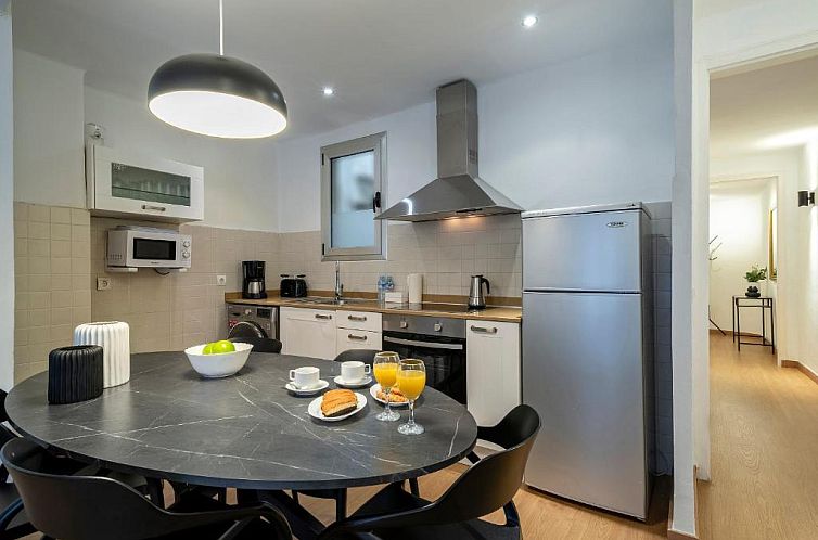 Habitat Apartments Art