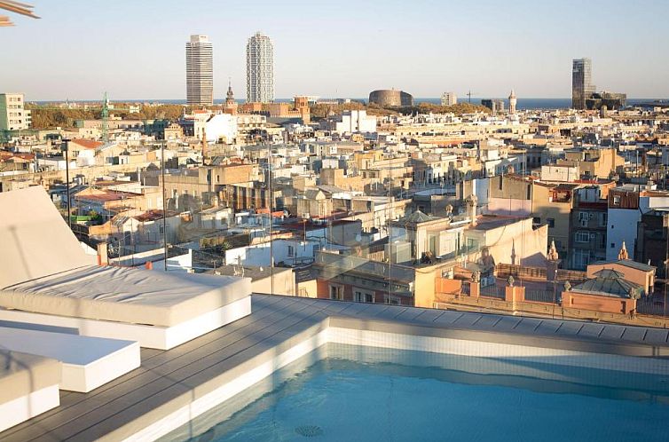 Yurbban Trafalgar Hotel