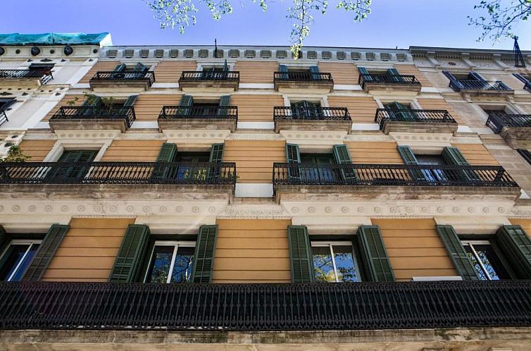 Born Barcelona Hostel