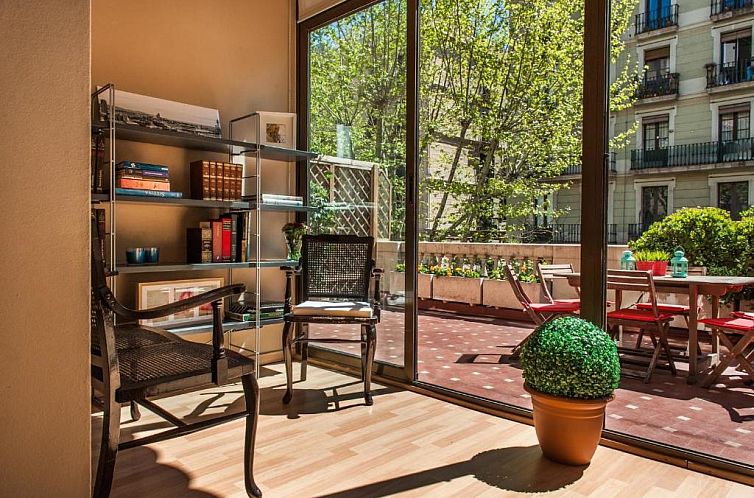 Born Barcelona Hostel